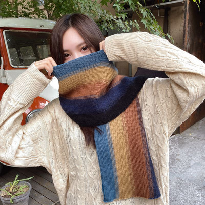 Μοντέρνο έγχρωμο πλεκτό γυναικείο κασκόλ