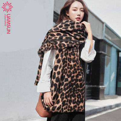 Зимен дамски шал с леопардов десен - два модела