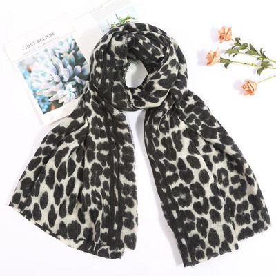 Esarfa de iarna dama cu model leopard - doua modele