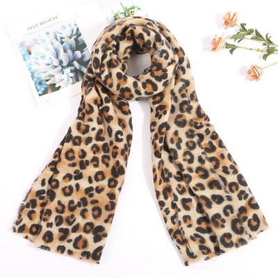 Esarfa de iarna dama cu model leopard - doua modele