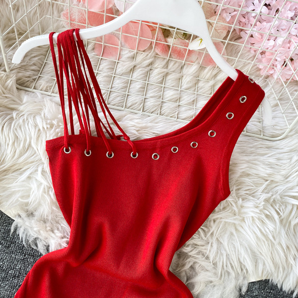 Rochie scurta de dama model nou in negru si rosu cu elemente metalice