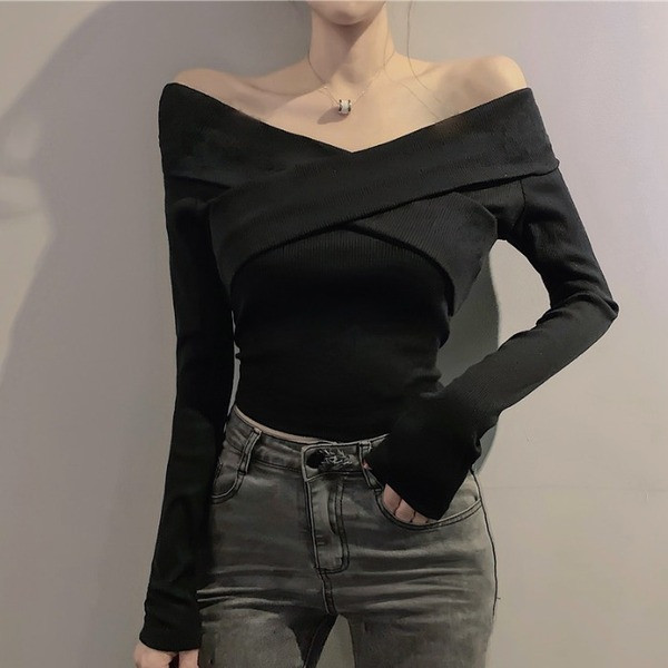 Μοντέρνο γυναικείο πουλόβερ σε τέσσερα χρώματα με V-λαιμόκοψη και μακρύ μανίκι