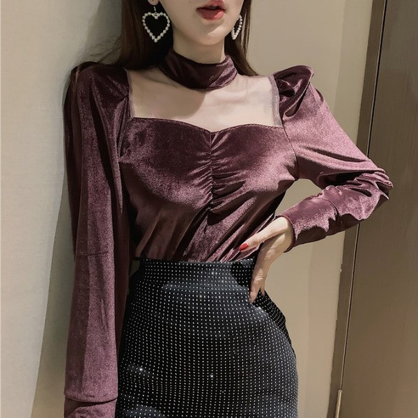 Γυναικεία βελούδινη μπλούζα σε δύο χρώματα με φαρδιά μανίκια και μισά ψηλό γιακά