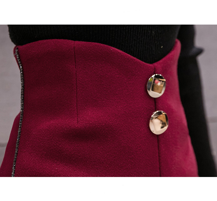 Pantaloni scurți de iarnă de damă cu talie înaltă și pietre de decor în negru și visiniu