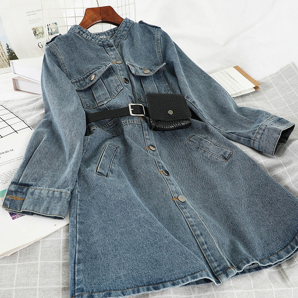 Rochie moderna de dama din denim cu nasturi in albastru si negru