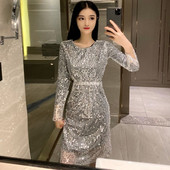 Κομψό γυναικείο φόρεμα σε μαύρο και ασήμι με πούλιες και μακριά μανίκια