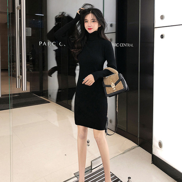 Női alkalmi ruha Karcsú modell magas gallérral bézs és fekete színben