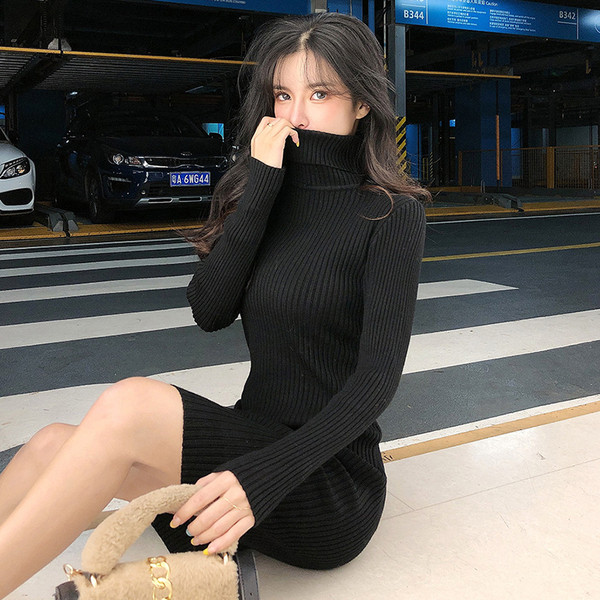 Női alkalmi ruha Karcsú modell magas gallérral bézs és fekete színben