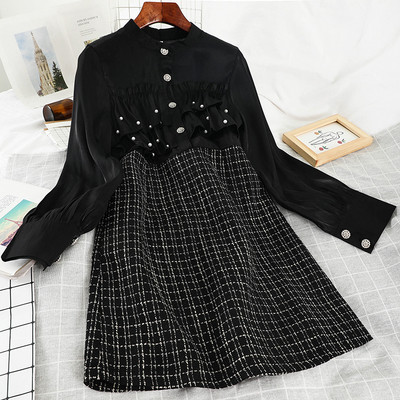 Μοντέρνο γυναικείο φόρεμα μακρυμάνικο με κουμπιά σε λευκό και μαύρο χρώμα