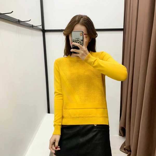 Γυναικείο πουλόβερ πλεκτό με οβάλ ντεκολτέ σε κίτρινο, μπεζ, μαύρο, κόκκινο, μπλε και πράσινο χρώμα