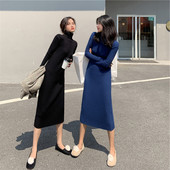 Καθημερινό γυναικείο φόρεμα με ψηλό γιακά σε ρετρό στυλ σε μαύρο και μπλε χρώμα