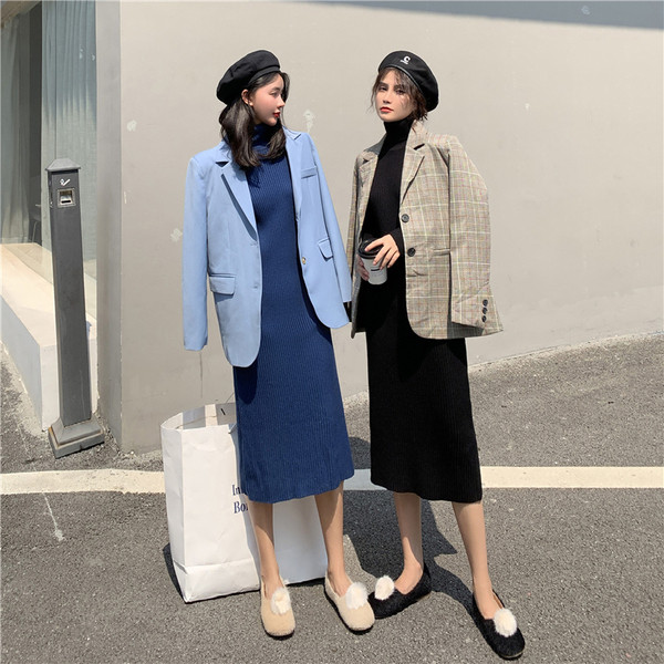 Καθημερινό γυναικείο φόρεμα με ψηλό γιακά σε ρετρό στυλ σε μαύρο και μπλε χρώμα