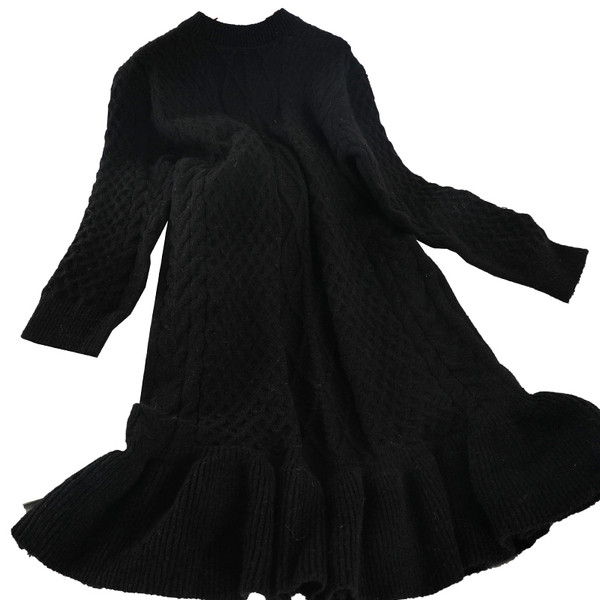 Rochie casual de dama tricotata cu decolteu oval si maneci lungi in roz, bej si negru