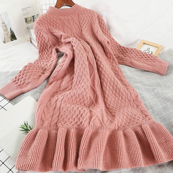 Rochie casual de dama tricotata cu decolteu oval si maneci lungi in roz, bej si negru