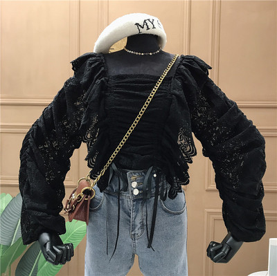 Női csipkeblúz négyzet alakú nyakkivágással, fehér és fekete színben