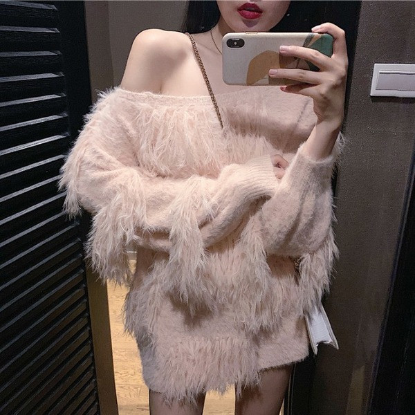 Γυναικείο πουλόβερ σε λευκό και ροζ χρώμα με μακριά μανίκια και φούντες