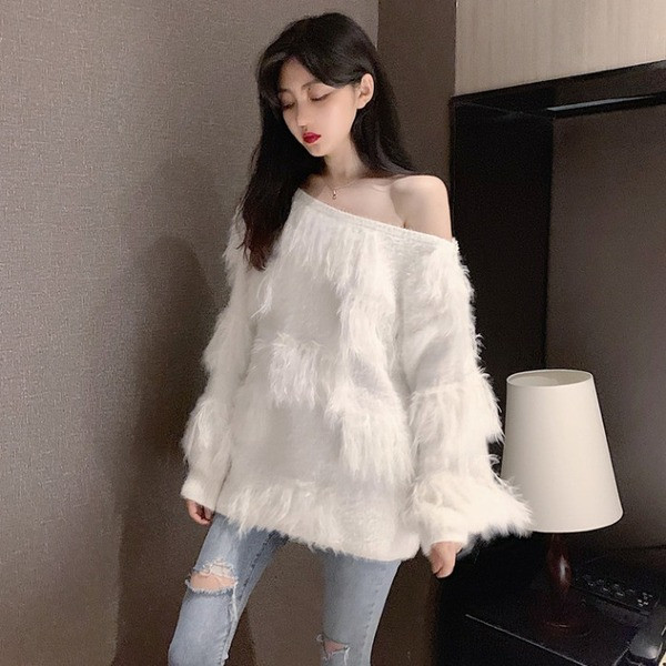 Γυναικείο πουλόβερ σε λευκό και ροζ χρώμα με μακριά μανίκια και φούντες