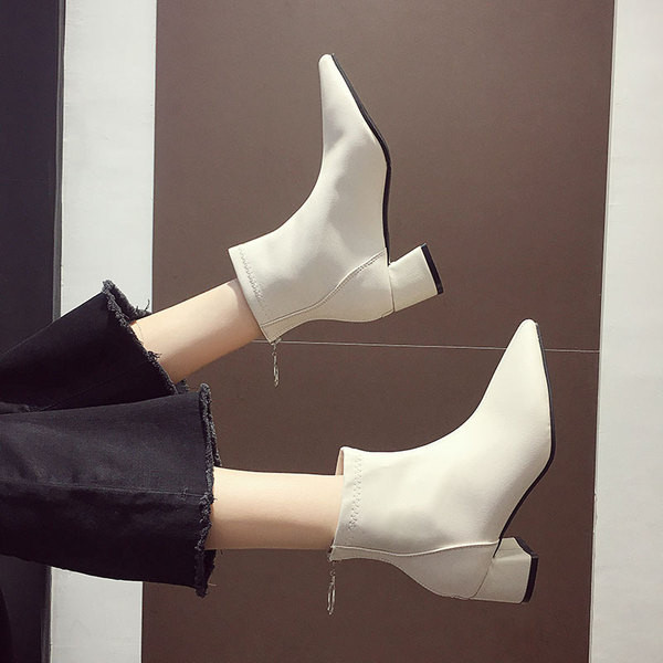 Női bőrcipő hegyes modell vastag sarkú télre is alkalmas