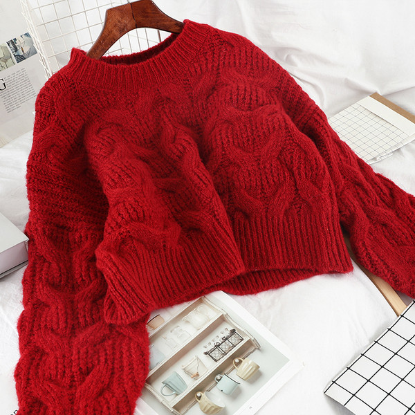 Divatos női rövid pulóver ovális nyakkivágással és hosszú ujjú barna, piros és fehér színben