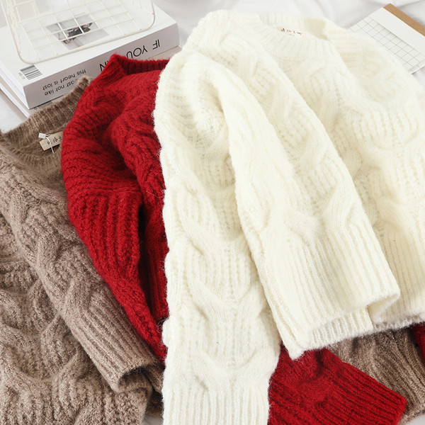 Divatos női rövid pulóver ovális nyakkivágással és hosszú ujjú barna, piros és fehér színben