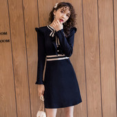 Μαύρο γυναικείο φόρεμα με κορδέλα στο κολάρο