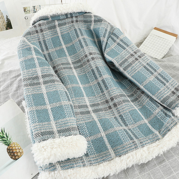 Palton modern de dama cu captuseala moale si fermoar de culoare albastra