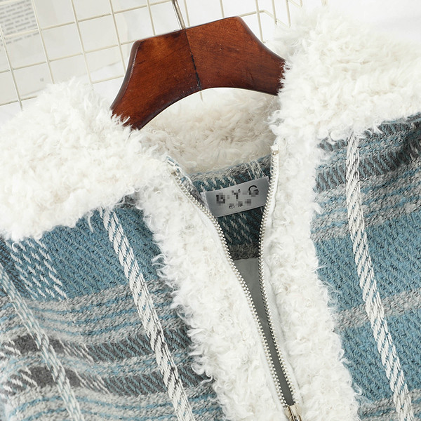 Palton modern de dama cu captuseala moale si fermoar de culoare albastra