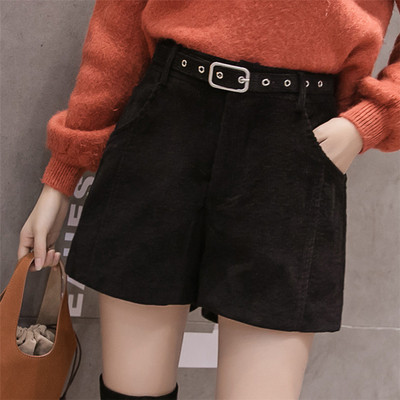 Női kordbársony rövidnadrág övvel barna és fekete színben