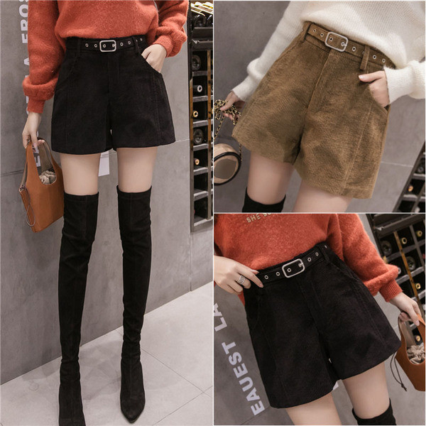 Női kordbársony rövidnadrág övvel barna és fekete színben