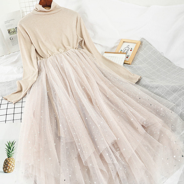 Rochie elegantă de damă cu mâneci lungi și tul în negru, maro și bej