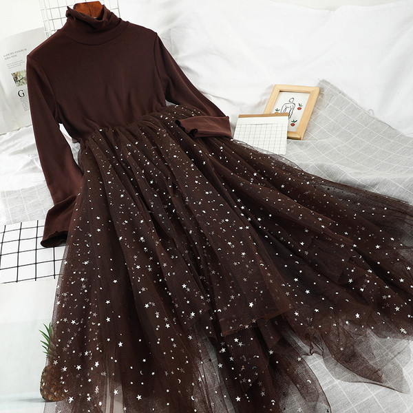 Rochie elegantă de damă cu mâneci lungi și tul în negru, maro și bej