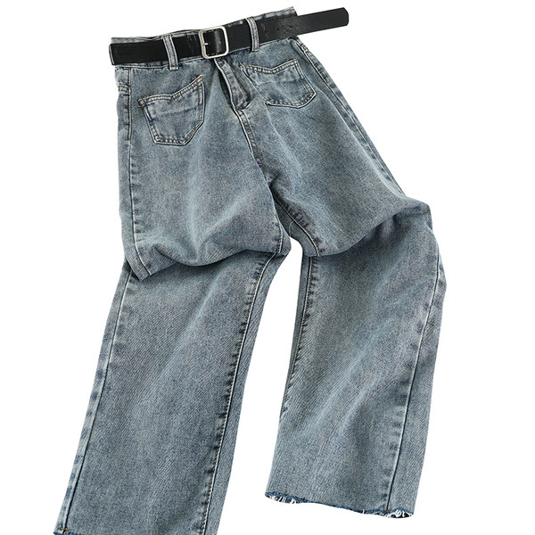 Modern női farmer magas derékkal és övvel kék színben - retro stílusban