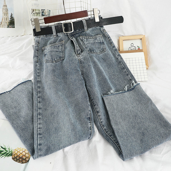 Modern női farmer magas derékkal és övvel kék színben - retro stílusban