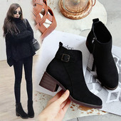 Γυναικείεε χειμερινές μπότες  σε μαύρο και καφέ  χρώμα με  χαμηλό τακούνι