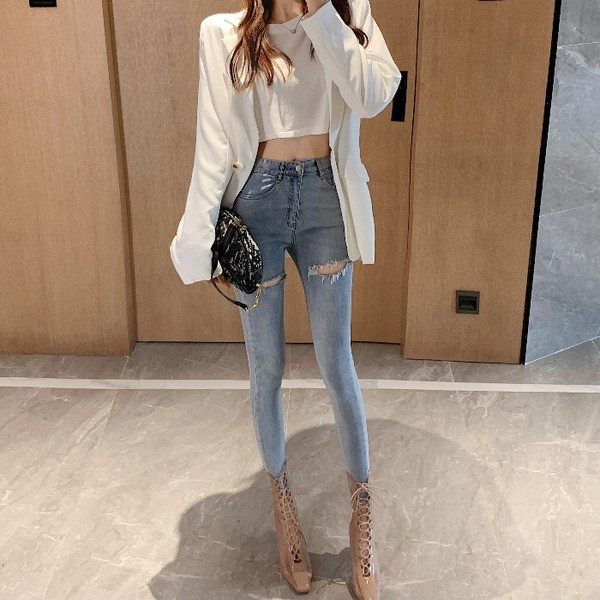 Retro stílusú női farmer kék színben, magas derékkal és zsebekkel