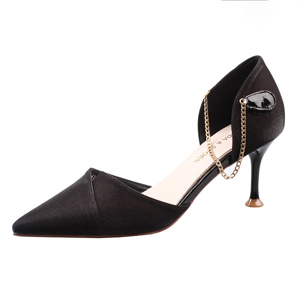 Modern női cipő vékony sarkú fémlánccal - hegyes modell