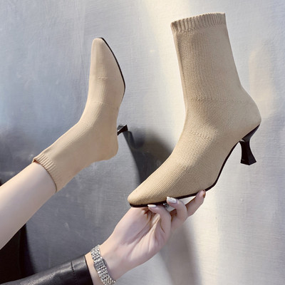 Κομψές  μπότες κάλτσες με λεπτό χαμιλό τακούνι - 6εκ. σε μπεζ και μαύρο χρώμα