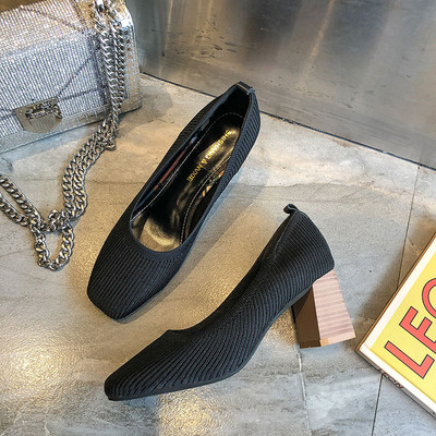 Γυναικεία υποδήματα με χαμιλό τακουνιάς σε κίτρινο, μαύρο και μπεζ χρώμα