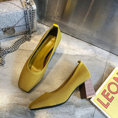 Γυναικεία υποδήματα με χαμιλό τακουνιάς σε κίτρινο, μαύρο και μπεζ χρώμα