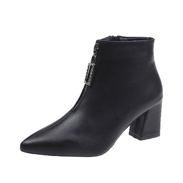 Női csizma ökobőr hegyes modell alacsony vastag sarokkal - 6 cm, cipzárral fehér és fekete színben