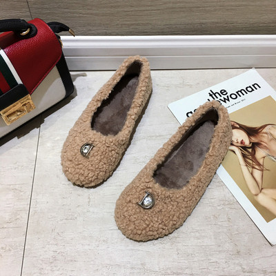 Γυναικεία παπούτσια Casual με επίπεδη σόλα και μεταλλικό στοιχείο σε μαύρο και μπεζ χρώμα