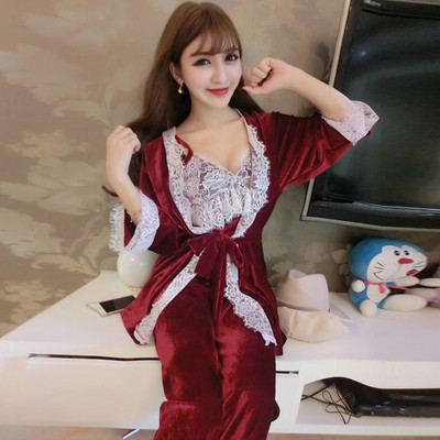 Дамска пижама нов модел с дантела от кадифе - три части в червен и черен цвят