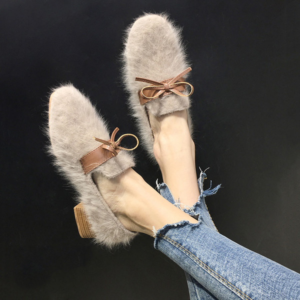 Női pehelycipő vastag sarkú bézs, szürke és fekete színben