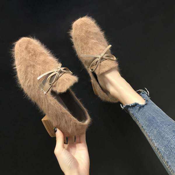 Női pehelycipő vastag sarkú bézs, szürke és fekete színben