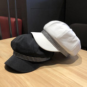 Μοντέρνο γυναικείο καπέλο με γείσο και διακοσμιτικές πέτρες  σε μαύρο, λευκό και μπεζ χρώμα