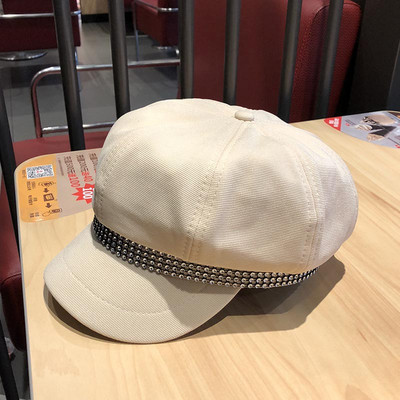 Μοντέρνο γυναικείο καπέλο με γείσο και διακοσμιτικές πέτρες  σε μαύρο, λευκό και μπεζ χρώμα