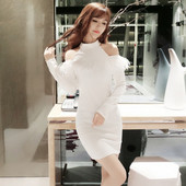 Rochie de dama eleganta cu umerii goi in alb