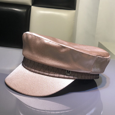 Κομψό γυναικείο καπέλο με γείσο και γυαλιστερό αποτέλεσμα σε μωβ, ροζ και μπλε χρώμα