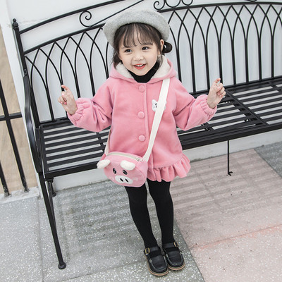 Palton modern pentru copii in rosu si roz cu nasturi si elemente 3D