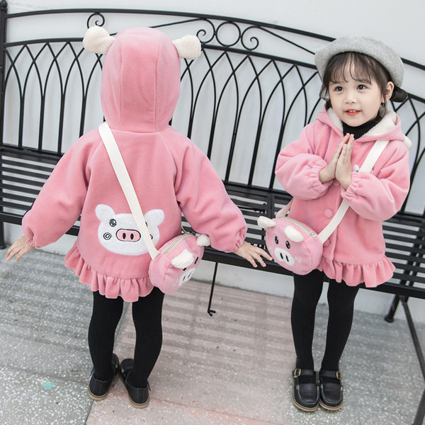 Palton modern pentru copii in rosu si roz cu nasturi si elemente 3D